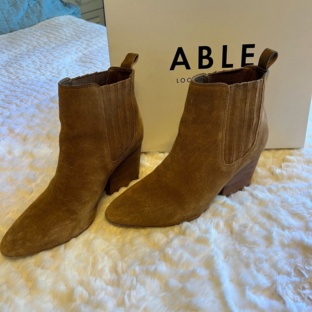 Able brand Rojas Western Boot. Tan suede. - Picture 2 of 7